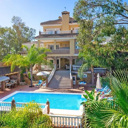 Villa Trebol By